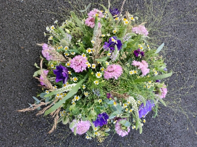 Wild flower posy pad