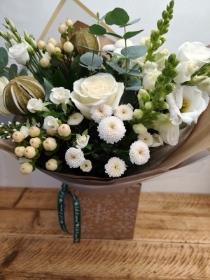 Classic Christmas white bouquet