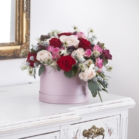 Opulent rose hat box