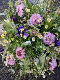 Wild flower posy pad